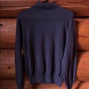 Mock wool turtle neck sweater